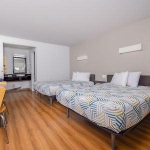 Motel 6 Ontario Airport